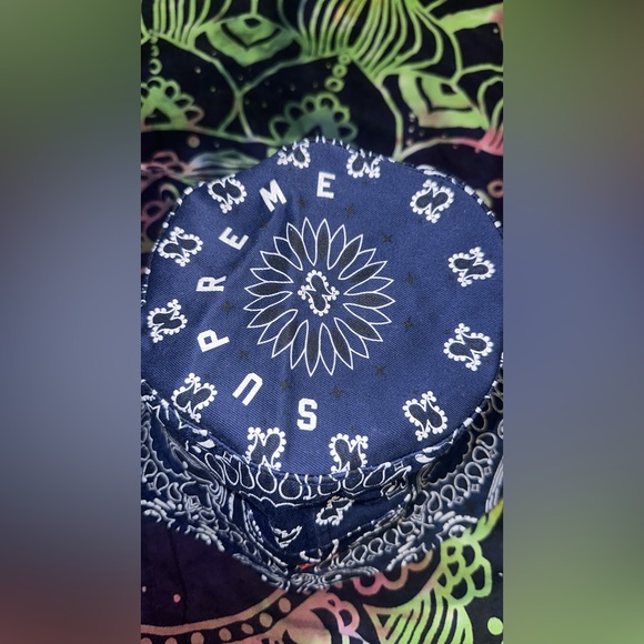 Supreme bandana crusher navy bucket hat
